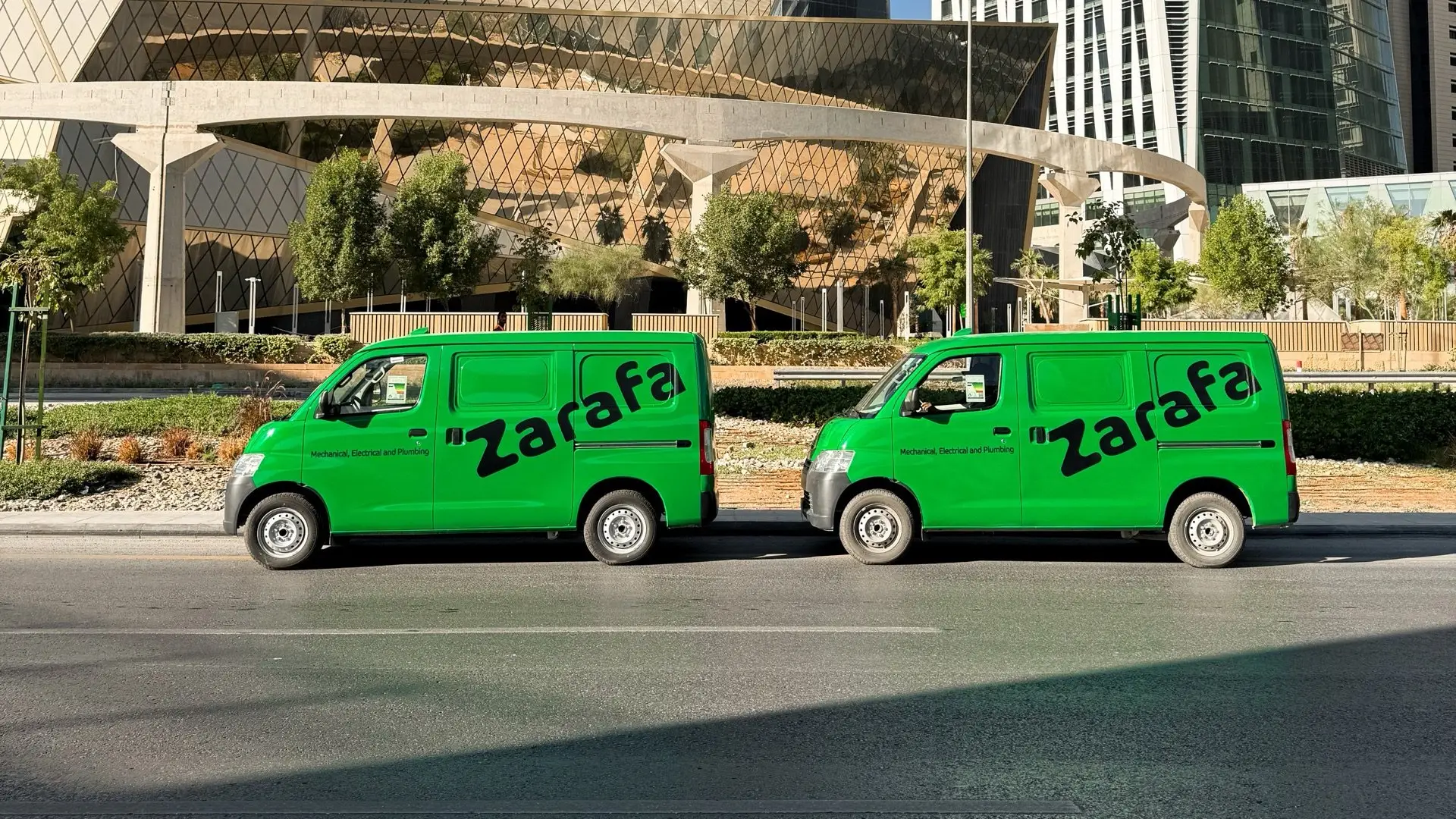 سيارات خدمة شركة زرافة في الرياض